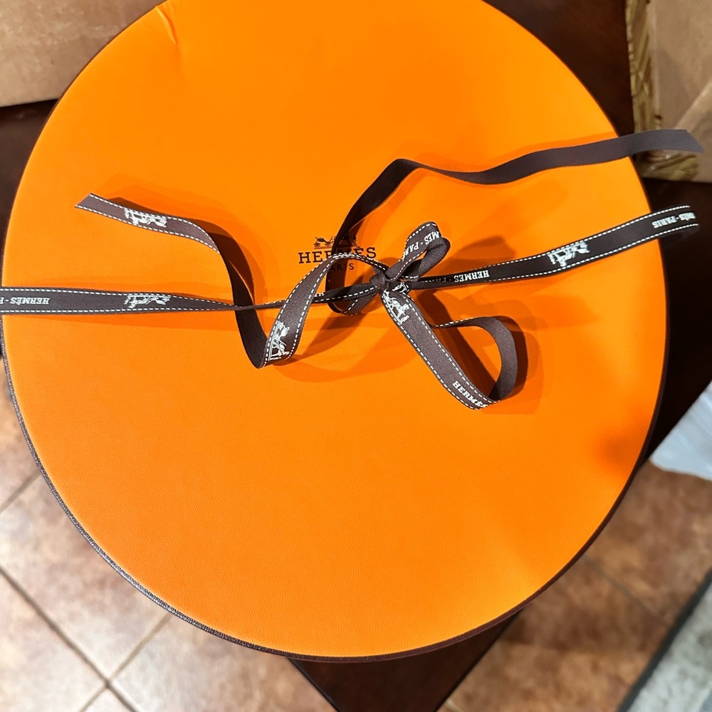 Hermès Orange Round Box with Ribbon